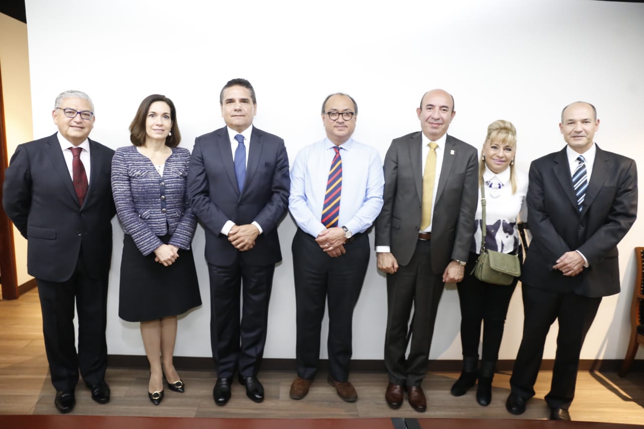 Gestiona Gobernador ante SEP recursos para cubrir compromisos económicos