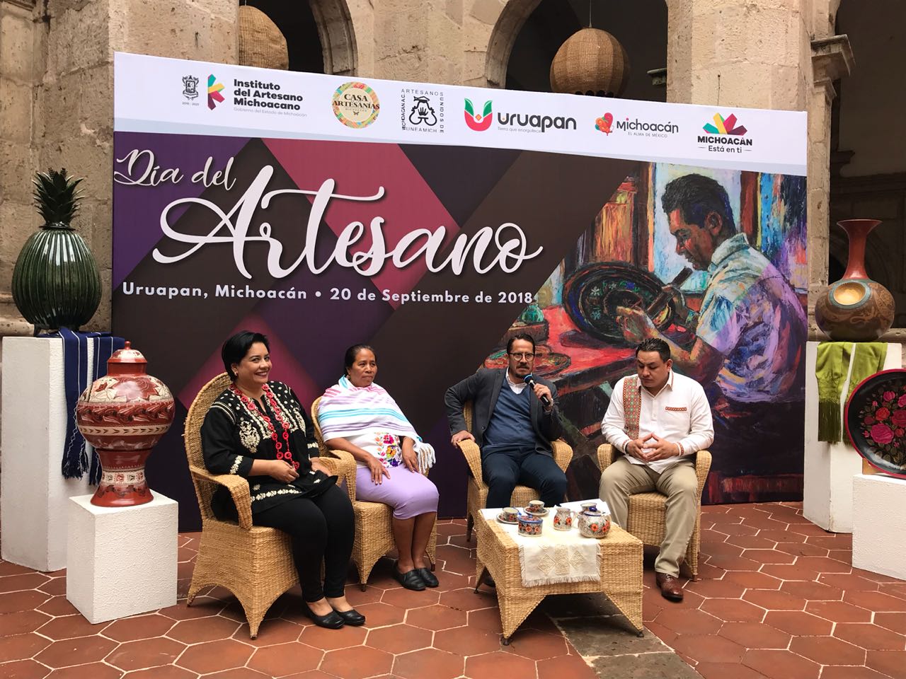 Festeja IAM a artesanas y artesanos en su día