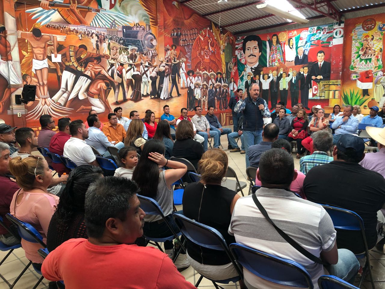 Sostiene dirigencia estatal del PRI reunión con dirigencias municipales y ex candidatos.