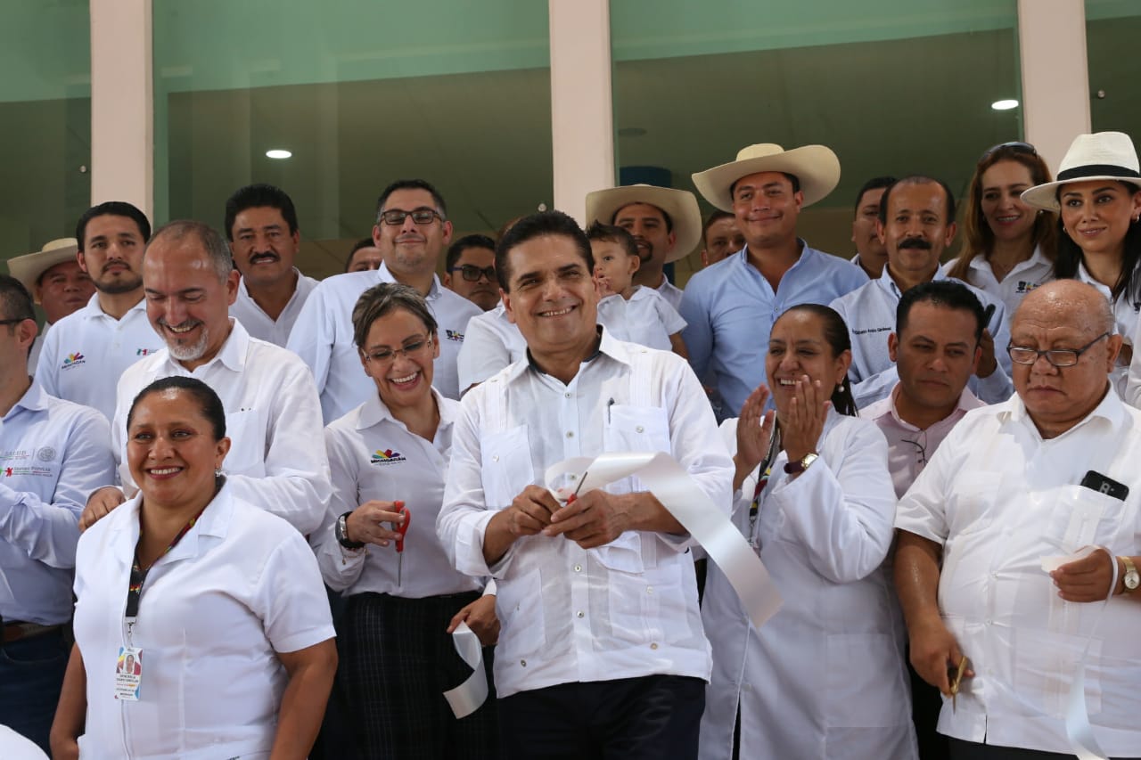 Tras 50 años de servicio y abandono, Gobierno del Estado rescata Centro de Salud de Huetamo