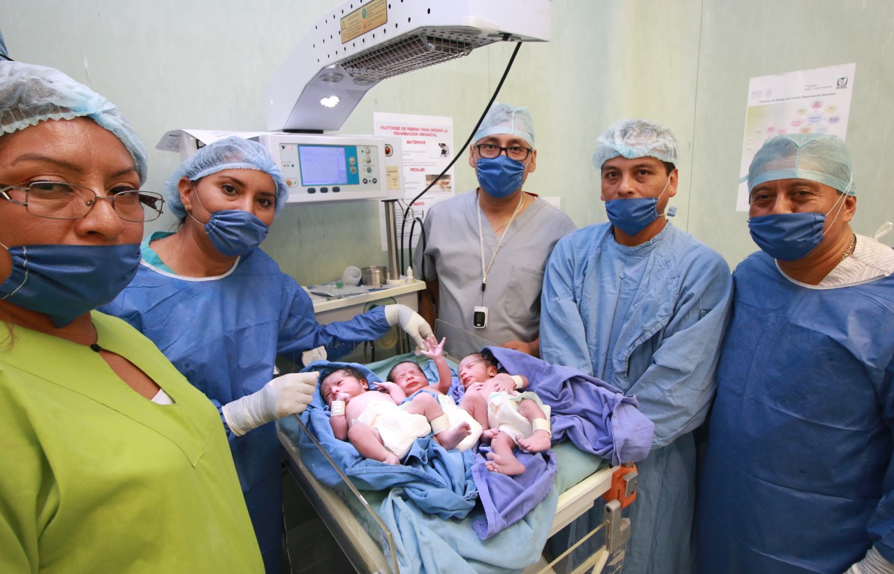 EN IMSS PROSPERA DE CHIAPAS MUJER TIENE  TRILLIZAS EN SU SEXTO EMBARAZO