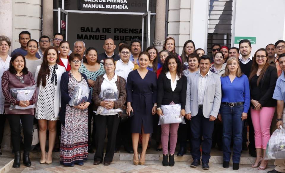 Cumple CGCS con base trabajadora; entrega uniformes