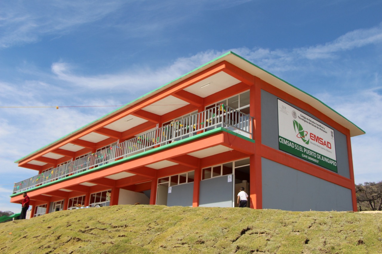 En tres años, 167 espacios construidos en 36 planteles del CECyTEM