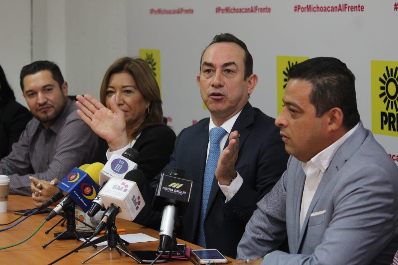 PRD, a favor de la reducción del salario de los diputados