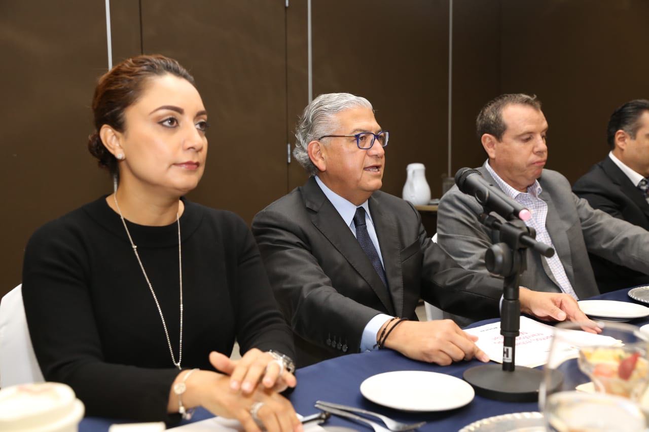 Sostienen titulares de SFA y CGCS encuentro con integrantes de la CIRT