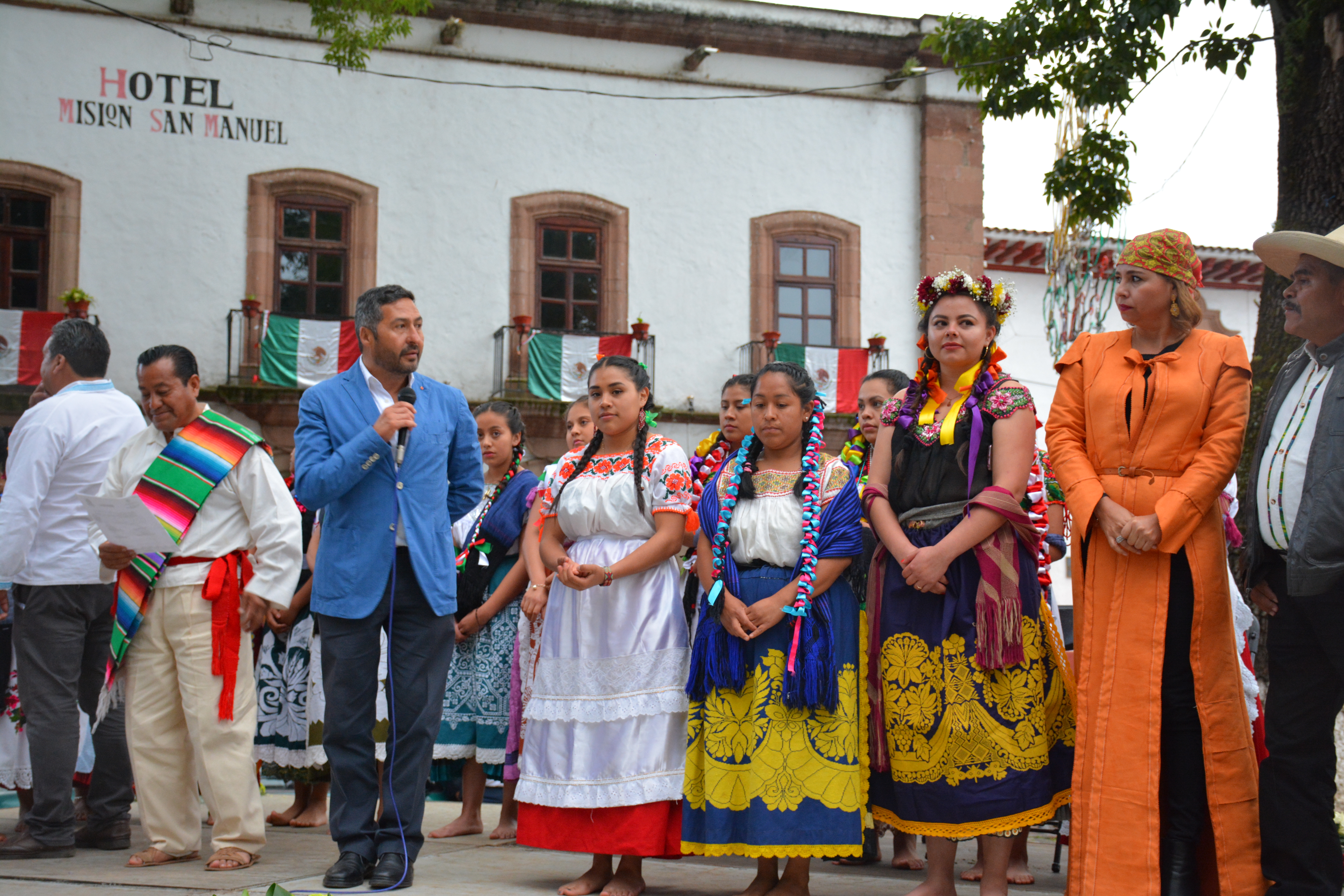 Víctor Báez Realiza Coronación de “IRERI del Lago 2018”