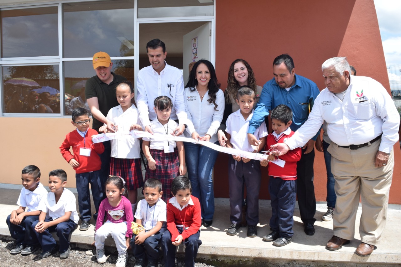 Sustituye IIFEEM aulas “de palitos” en Uruapan