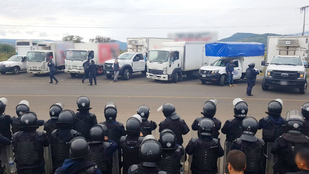 A través del diálogo, libera SSP unidades retenidas por normalistas