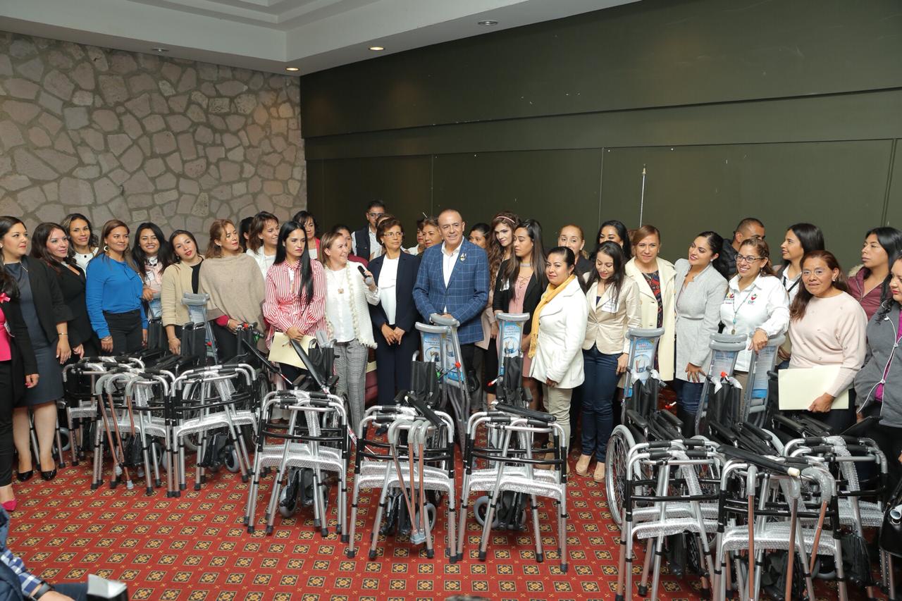 Entrega DIF Michoacán 2.5 mdp en apoyos asistenciales