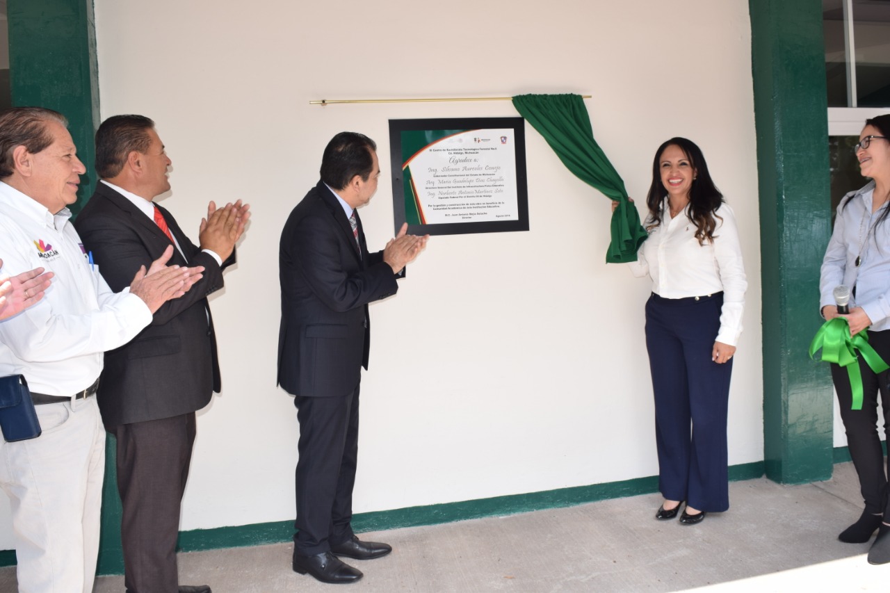 Celebran XLII aniversario del CBTF No. 6