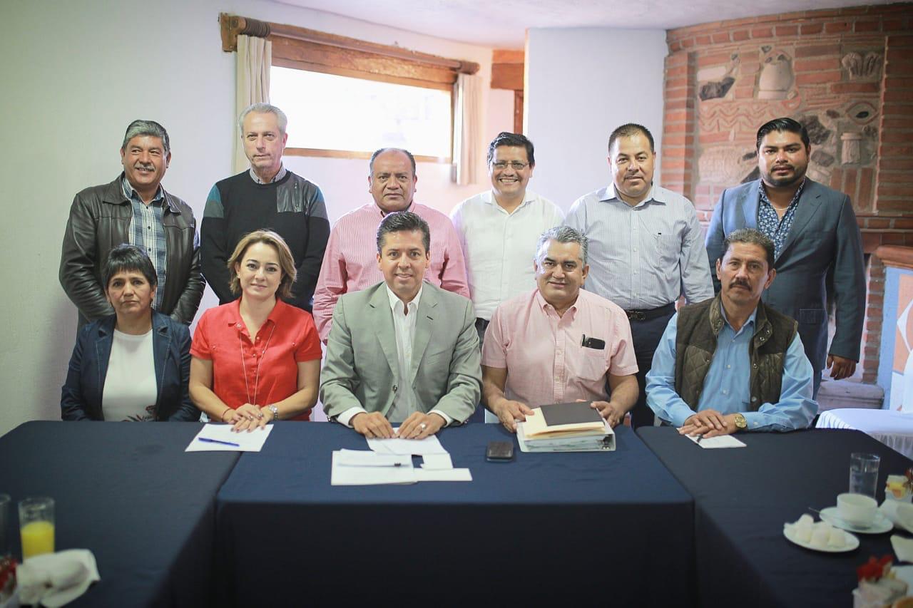 Toño García sostiene encuentro con presidentes municipales de Pueblos Mágicos