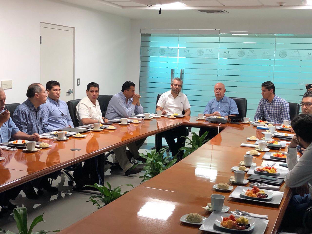 Trabajaremos en equipo para beneficiar la Zona Económica Especial: Javier Paredes