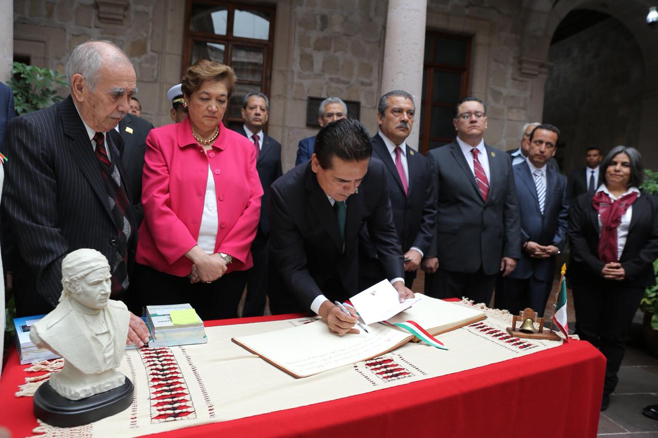 Recorre Gobernador Casa Natal y Casa Sitio del Siervo de la Nación en Bando Solemne