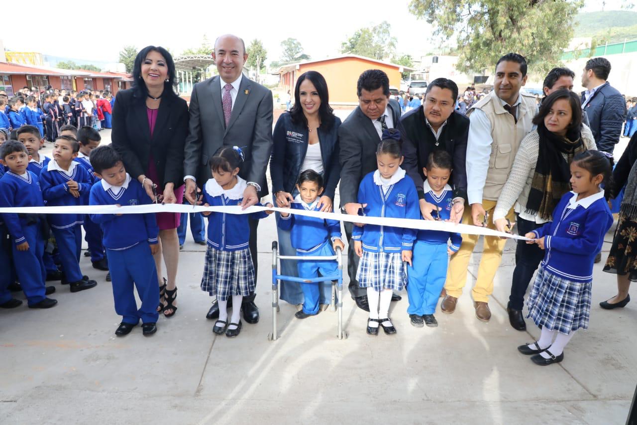 Inauguran obras para evitar inundaciones en escuela “Revolución”