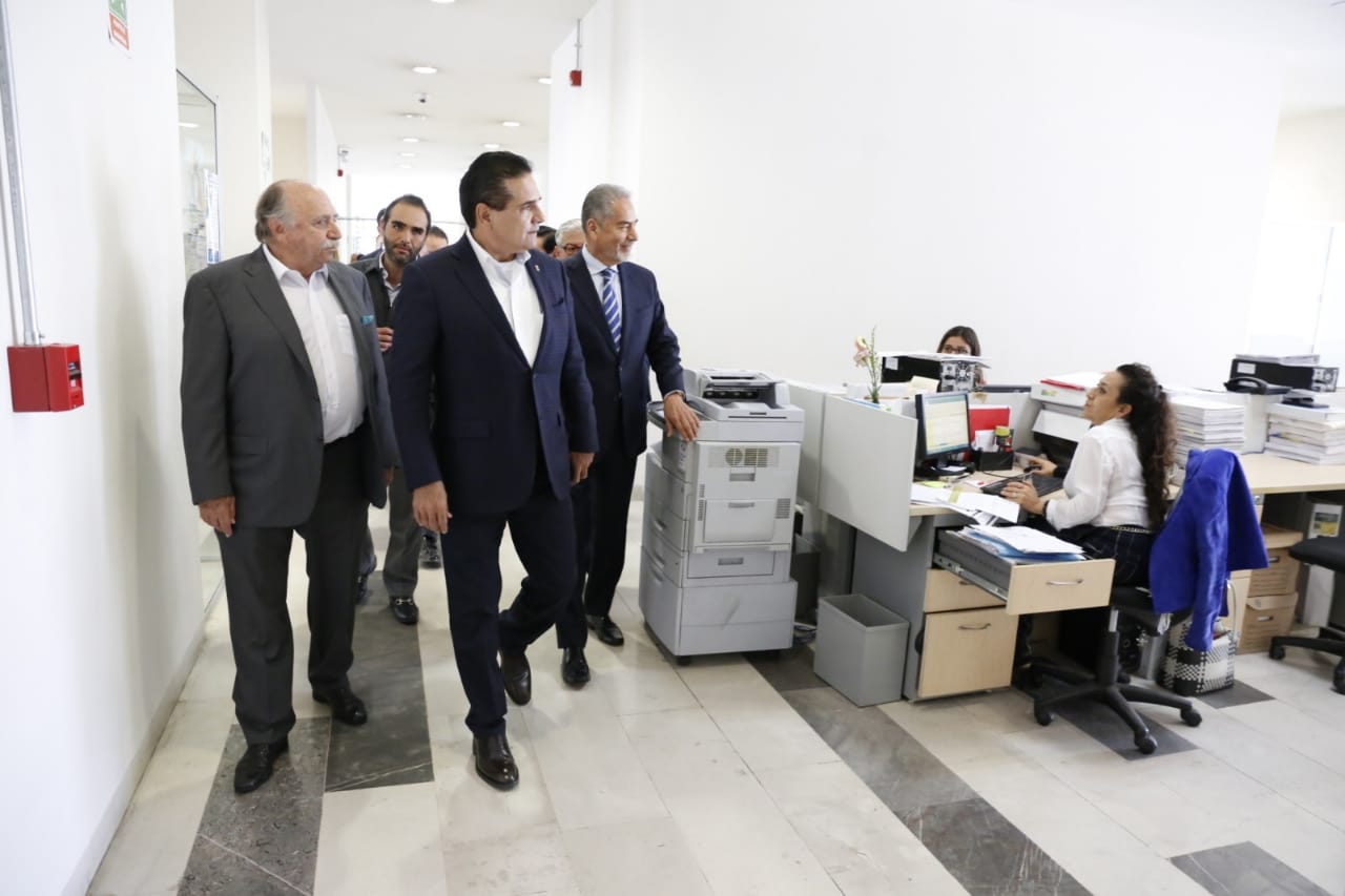 Avanza Gobernador en proyecto para descentralizar los servicios del Gobierno Estatal