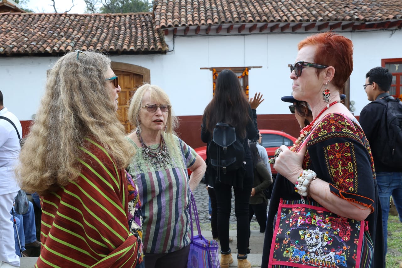 Turistas extienden estadía en Michoacán, tras Noche de Muertos