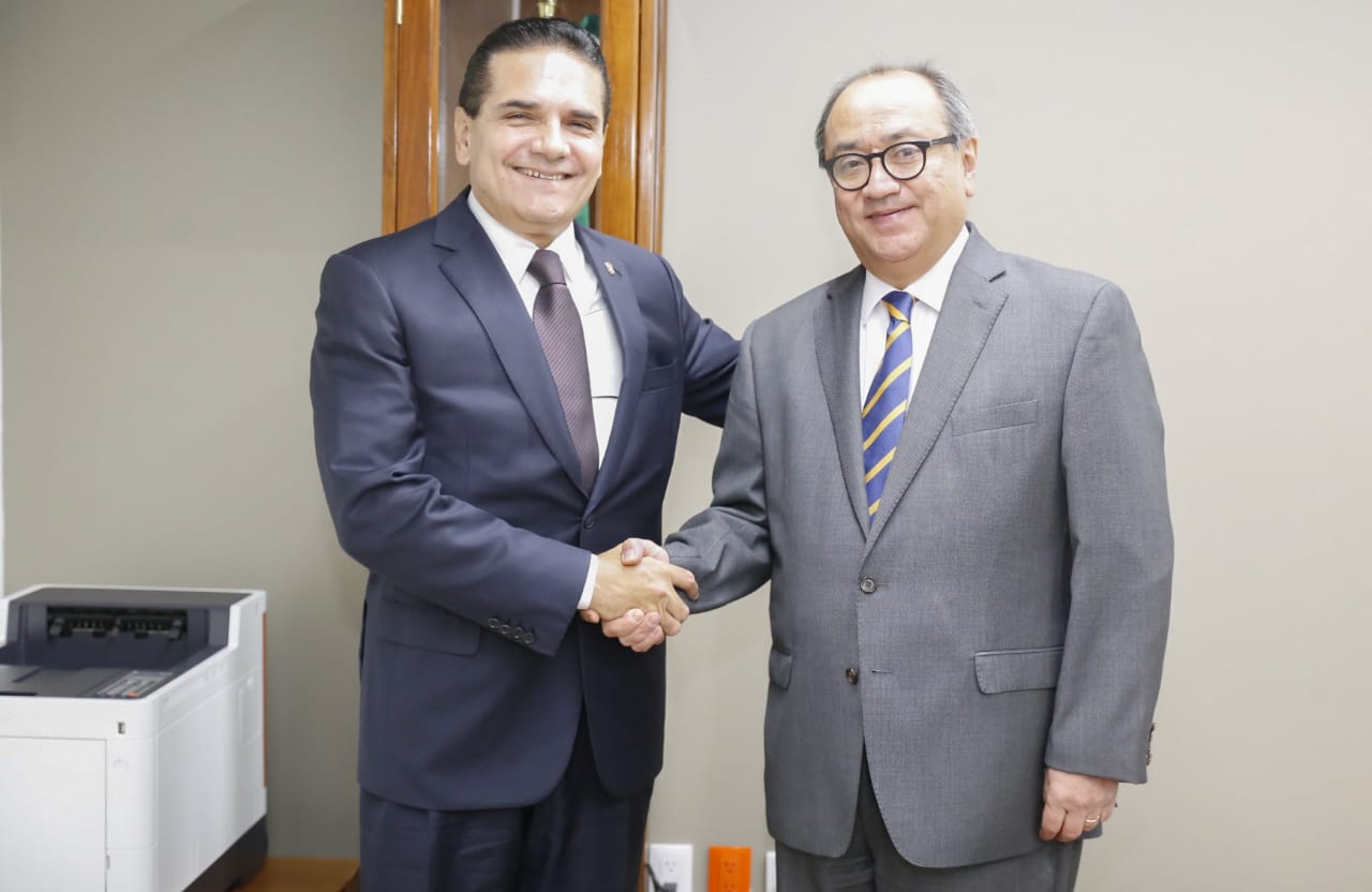 Continúa Gobernador gestiones por la educación