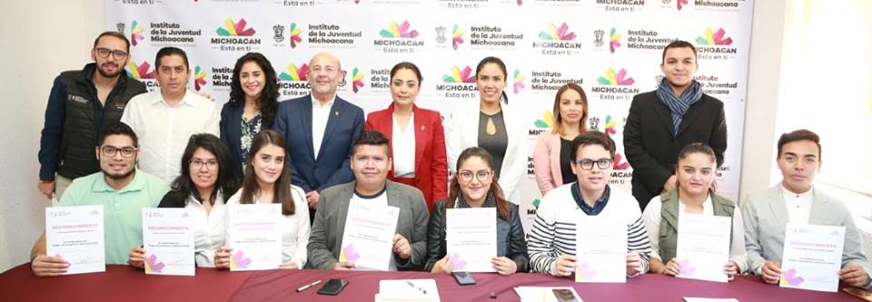 Talentos michoacanos reciben becas de la Red Nacional de Programas de Radio y Televisión