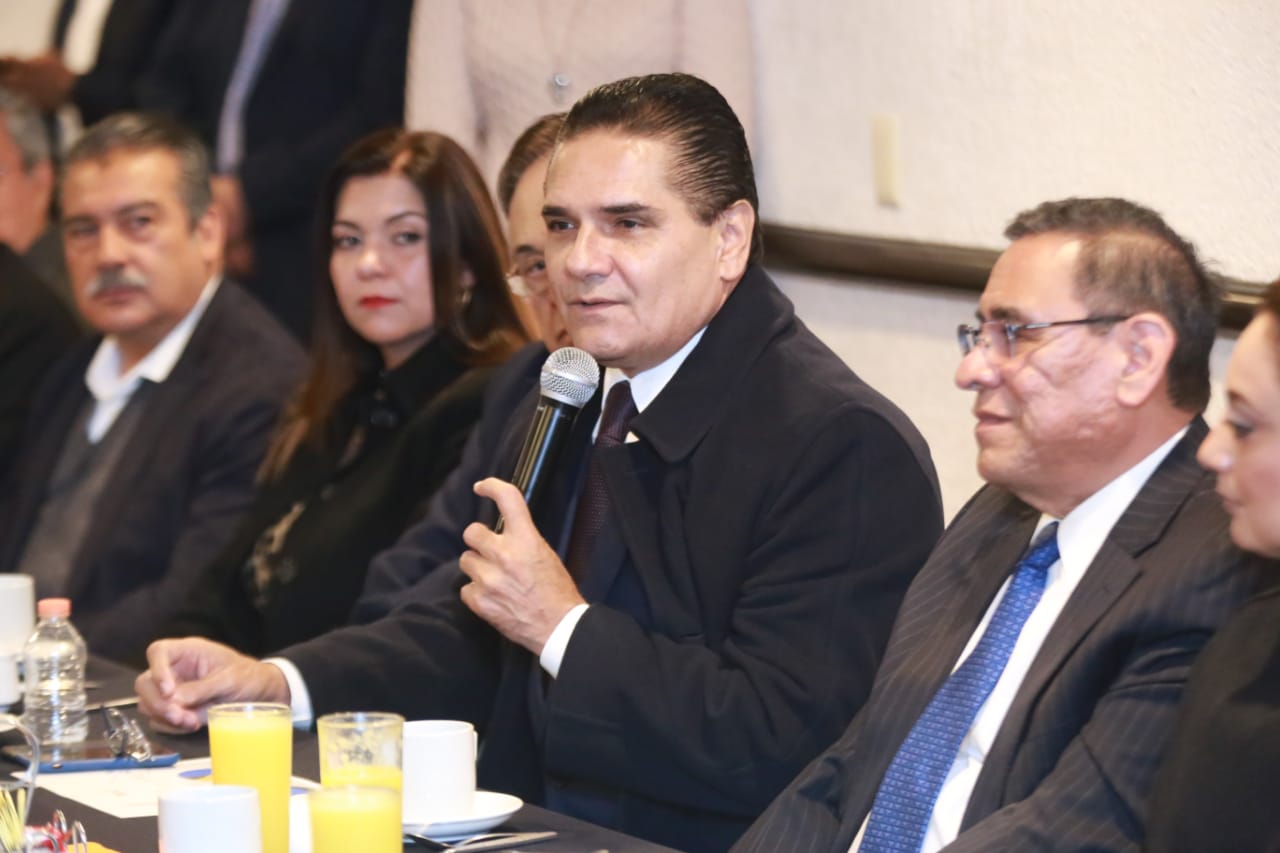 Medios de comunicación, pilar en la transformación de nuestra sociedad: Silvano Aureoles