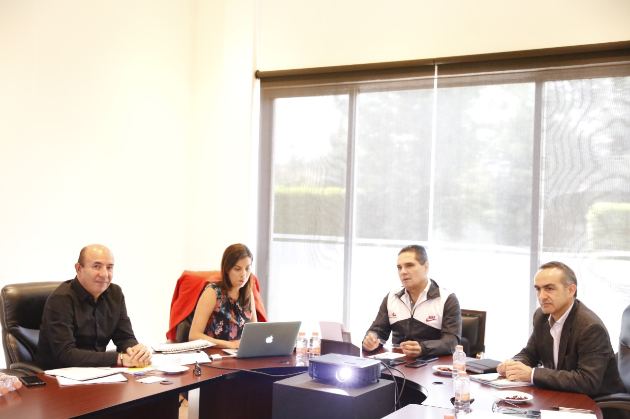 Avanza cumplimiento de compromisos con sector educativo