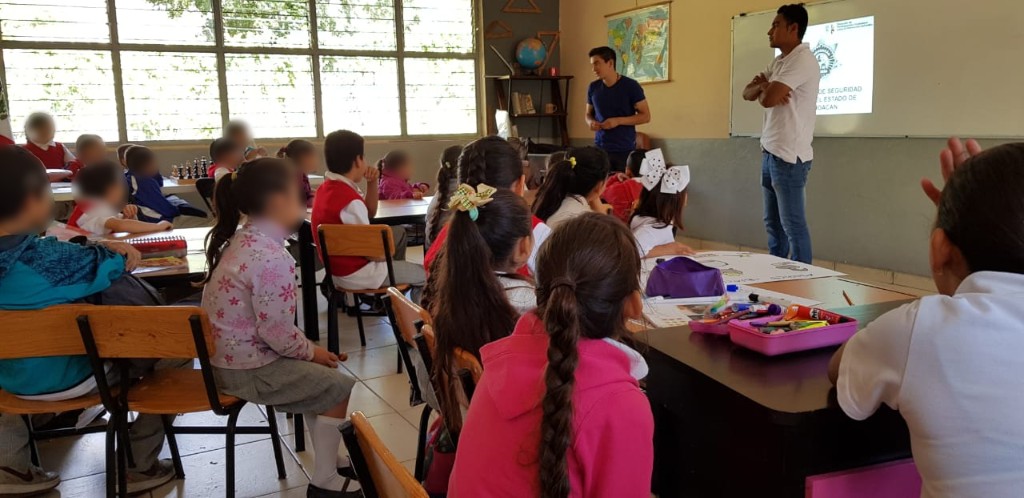 Brinda SSP herramientas a estudiantes de Coalcomán para el autocuidado