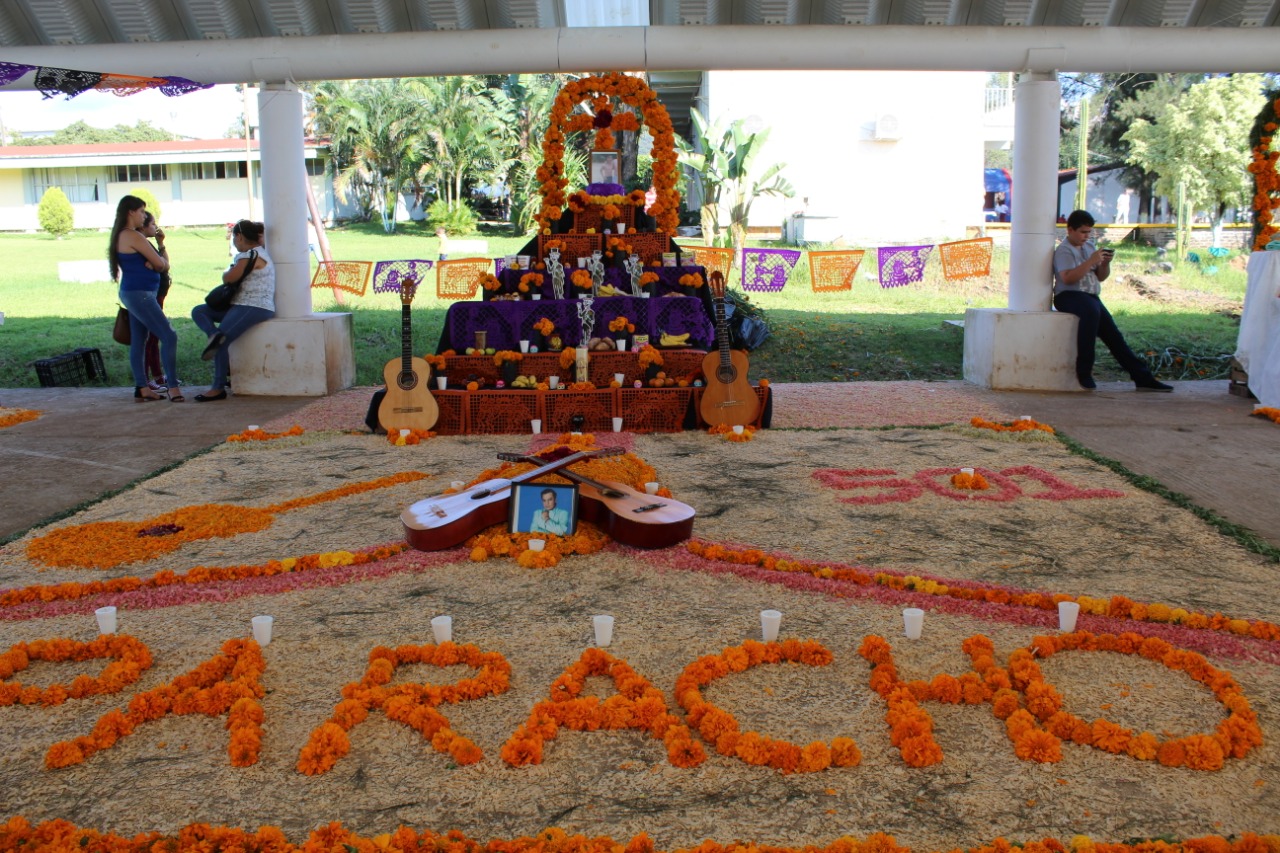 CECyTEM mantiene viva tradición de Día de Muertos en sus planteles
