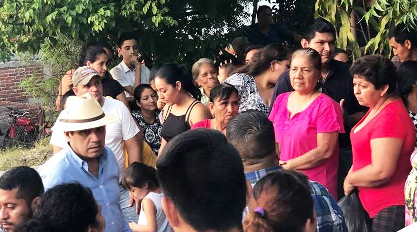 Familias Vulnerables de Apatzingán reconocen labor social de Toño Cruz