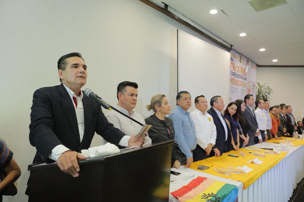 Ninguna figura por encima de los Poderes de la República: Silvano Aureoles