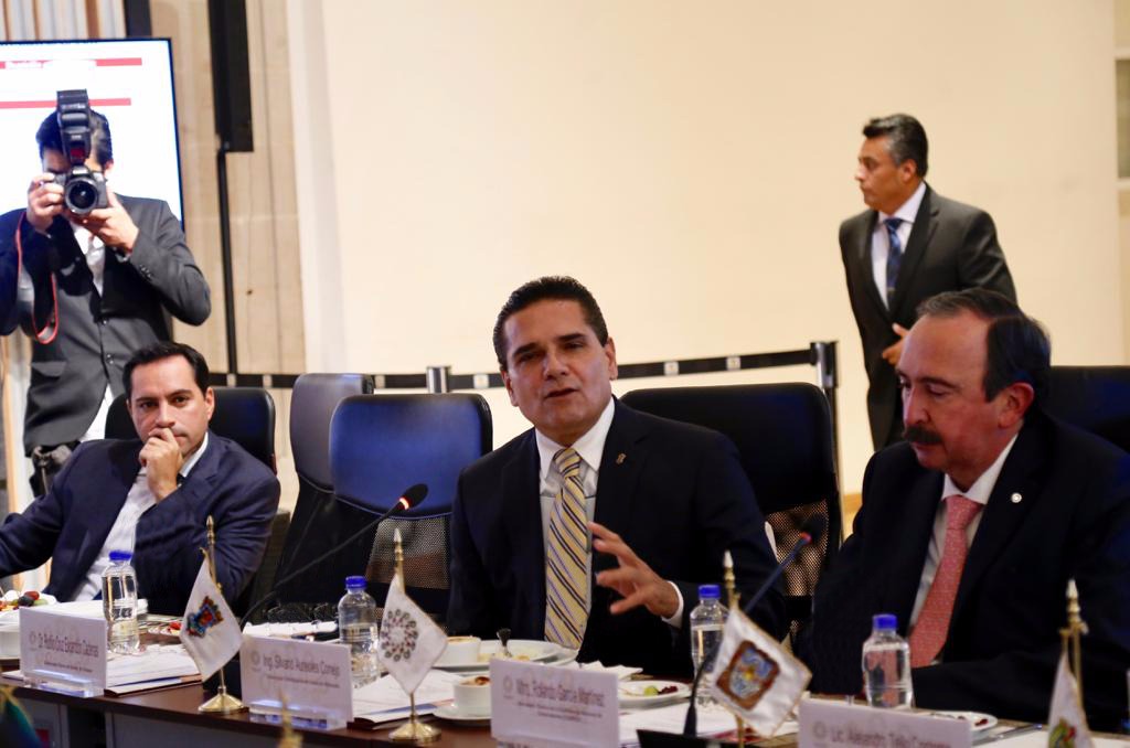 Silvano Aureoles y Gobernadores piden a AMLO separar a delegados de temas de seguridad