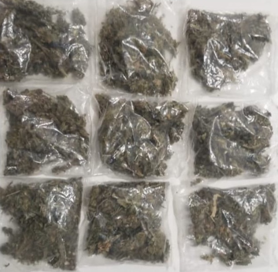 Detiene Policía Michoacán a dos con arma de fuego y droga