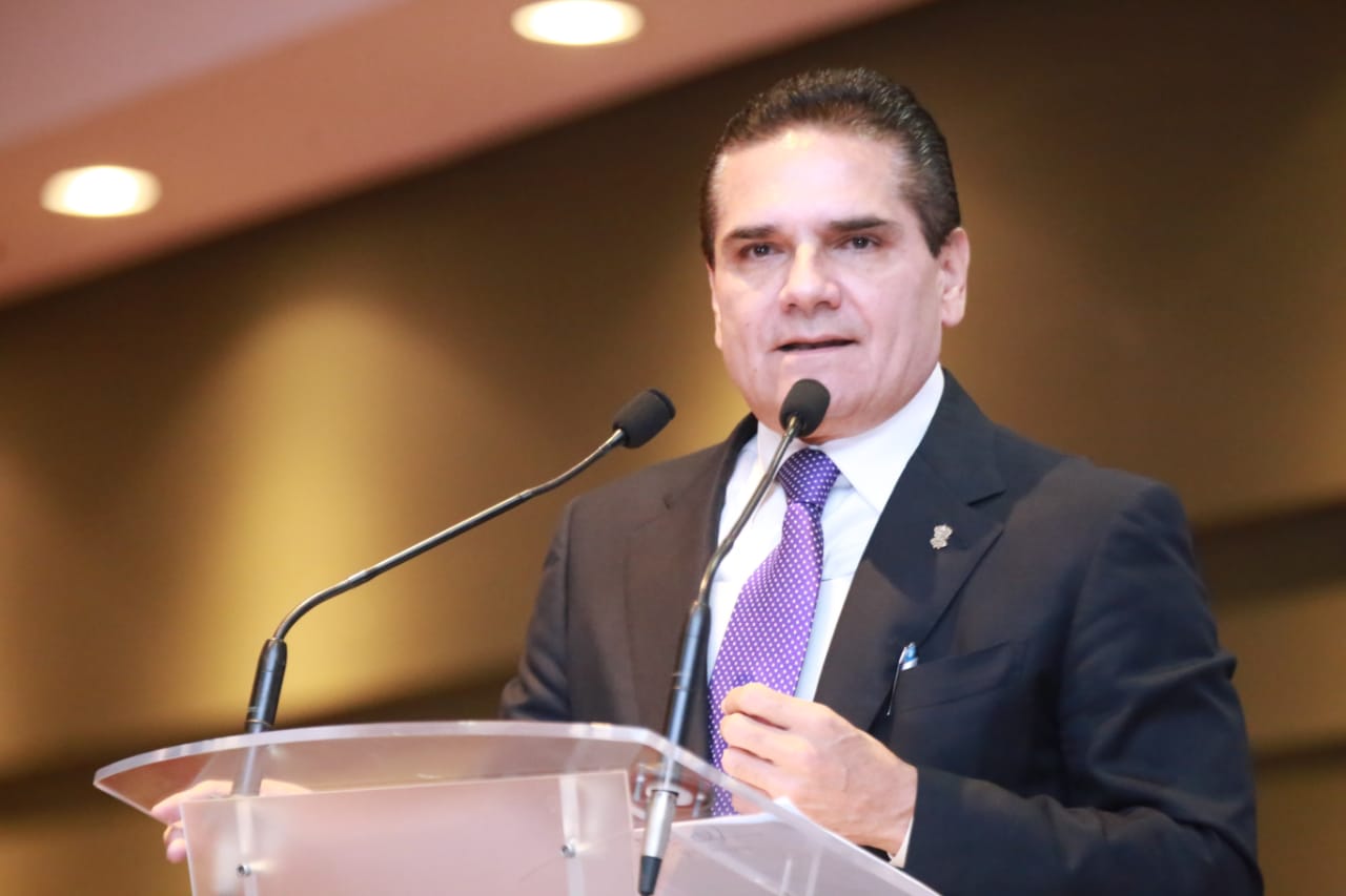 Michoacán, de los estados con mayor certificación y desarrollo policial: Gobernador