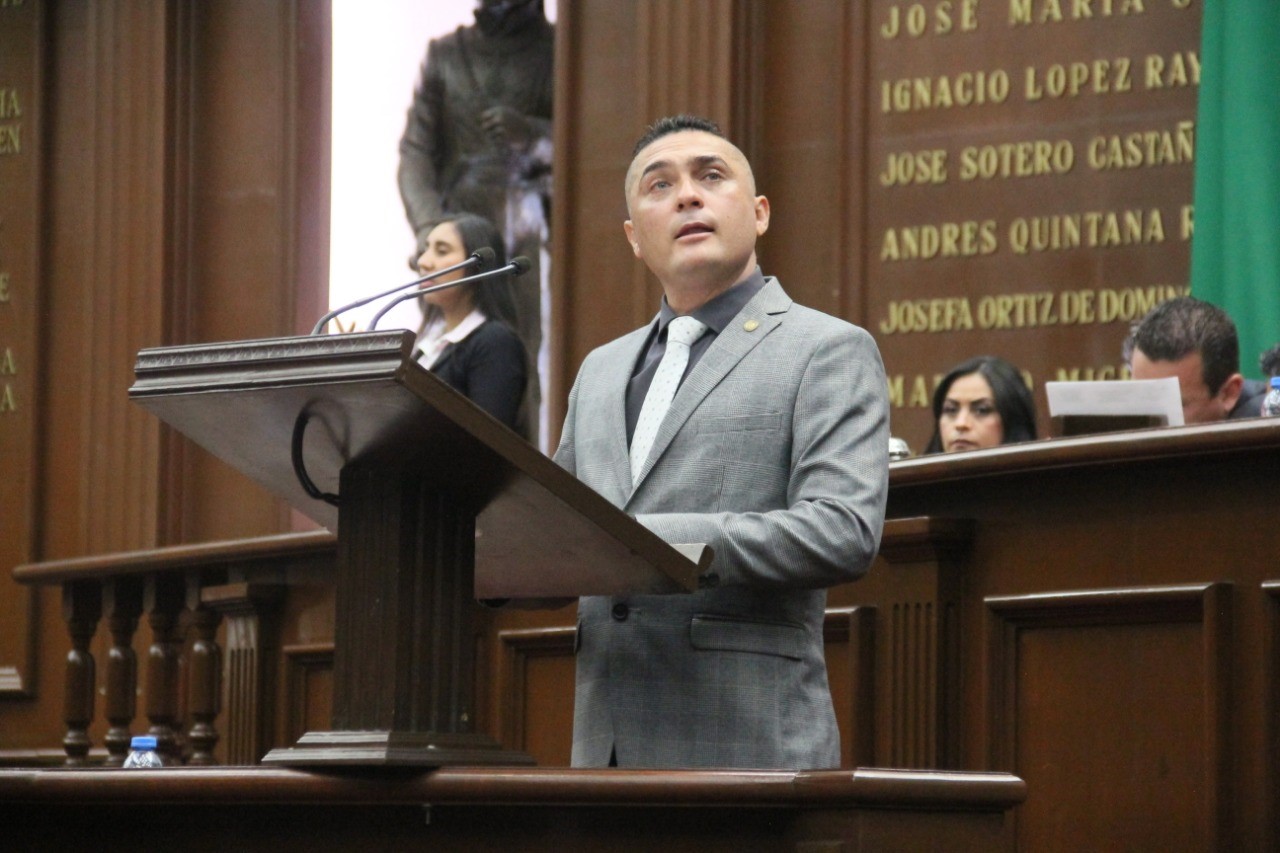 Plantea Azael Toledo regresar arraigo e identidad a través de Casa de las Artesanías