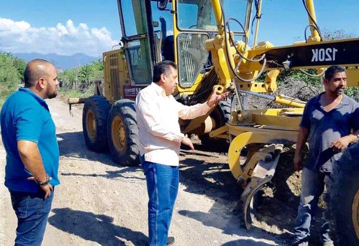 Alcalde de Apatzingán supervisa obras y anuncia acciones para el 2019