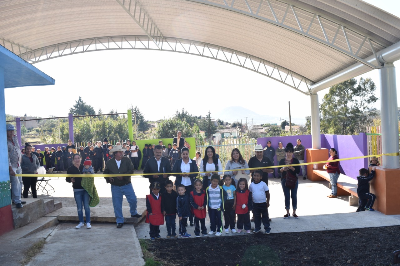 Mejoran condiciones de planteles educativos en Huaniqueo