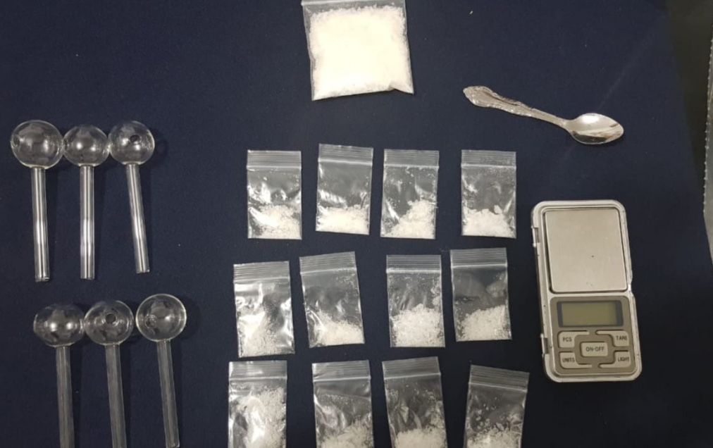 Captura Policía Michoacán a dos con metanfetaminas