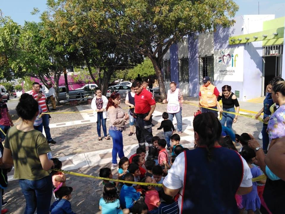 En primeros auxilios y medidas de seguridad se capacita personal de la Estancia DIF Municipal