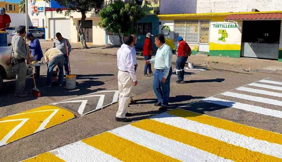 Alcalde de Apatzingán supervisa trabajos de Balizamiento