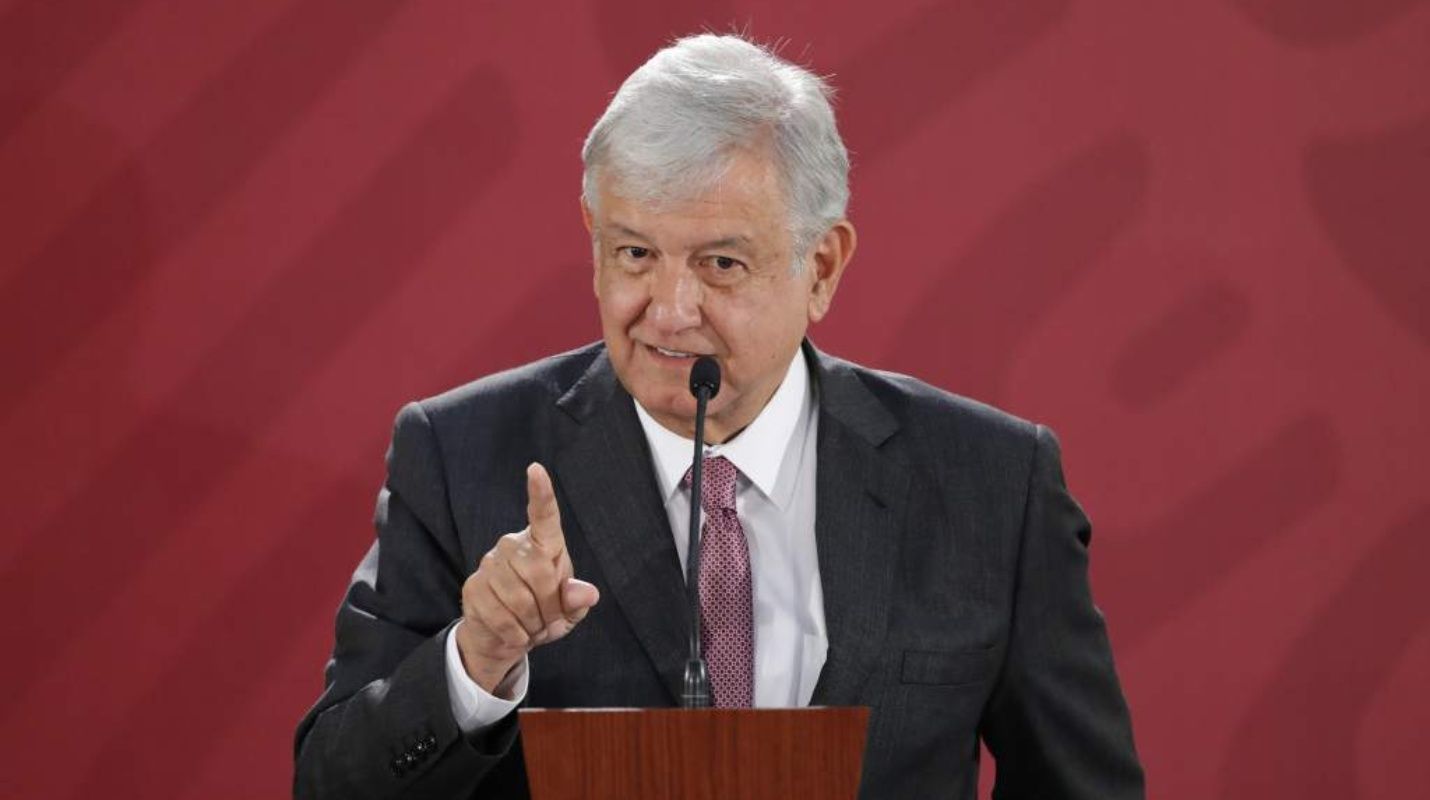 Pide Presidente de México no caer en Pánico ante falta de suministro de gasolina