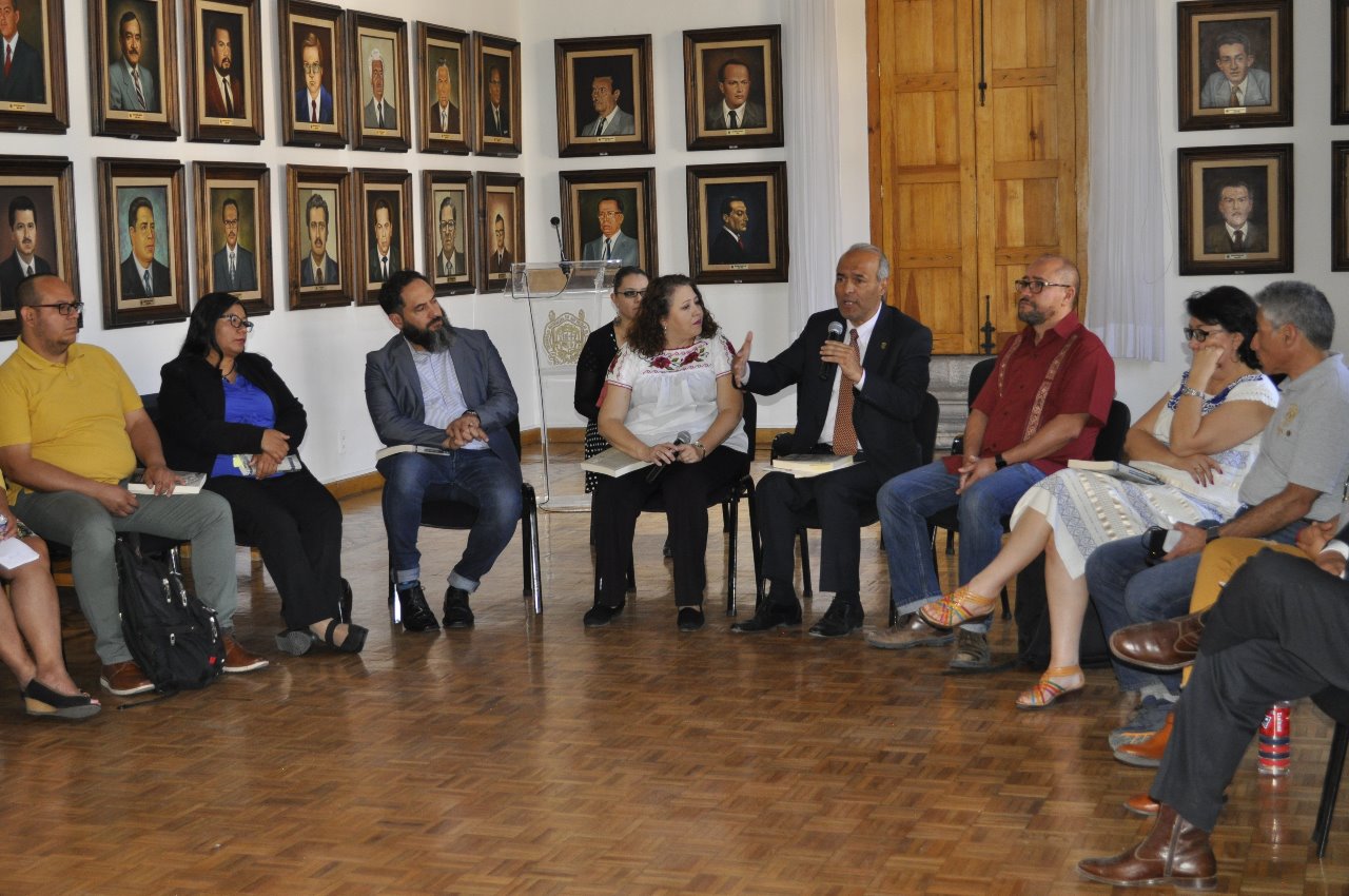 Presentan libro sobre “Migración: miradas y reflexiones desde la Universidad”