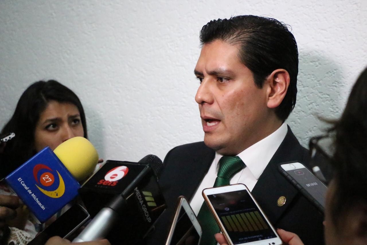 Existen alternativas biodegradables para sustituir bolsas y popotes de plástico, en Michoacán: Ernesto Núñez