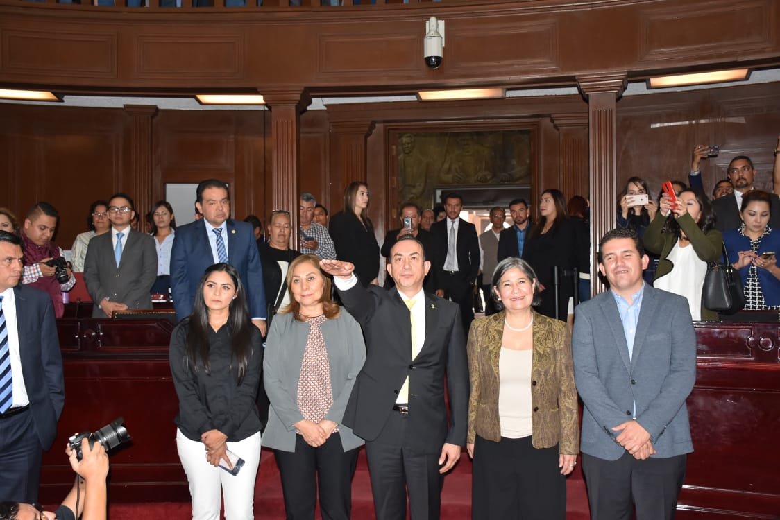 Rinde protesta Antonio Soto como diputado suplente