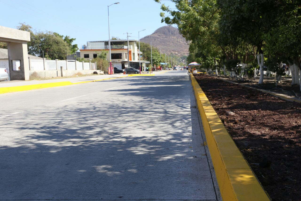 Ejecuta SCOP 77 acciones de infraestructura en la Región de Apatzingán