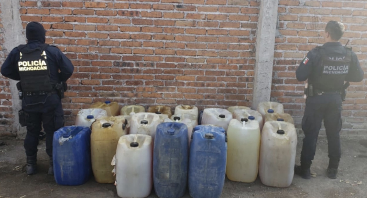 Asegura Policía Michoacán mil 200 litros de hidrocarburos en La Piedad