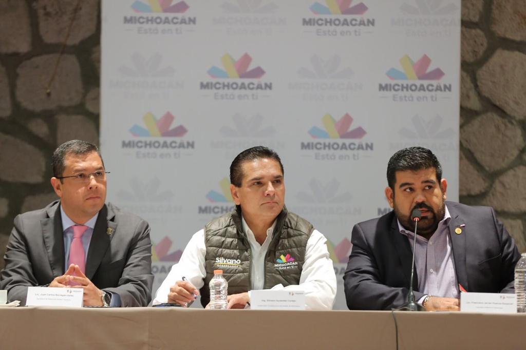 Encabeza Gobernador mesa de trabajo conjunto con alcaldes y legisladores del PT