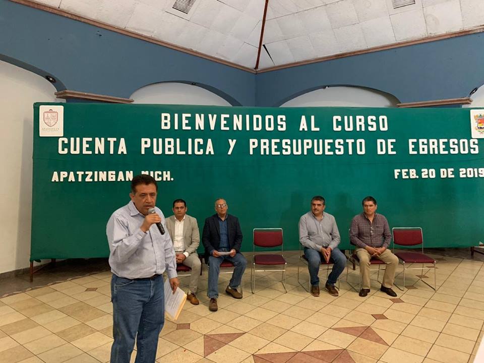 Capacitaciones sobre cuenta pública, permitirán municipios transparentes: Edil de Apatzingán