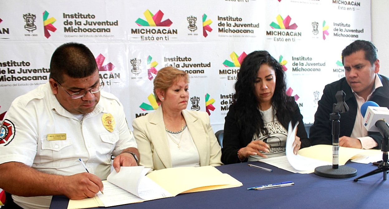 Firma IJUMICH convenio de colaboración con Bomberos y Voluntarios A.C.