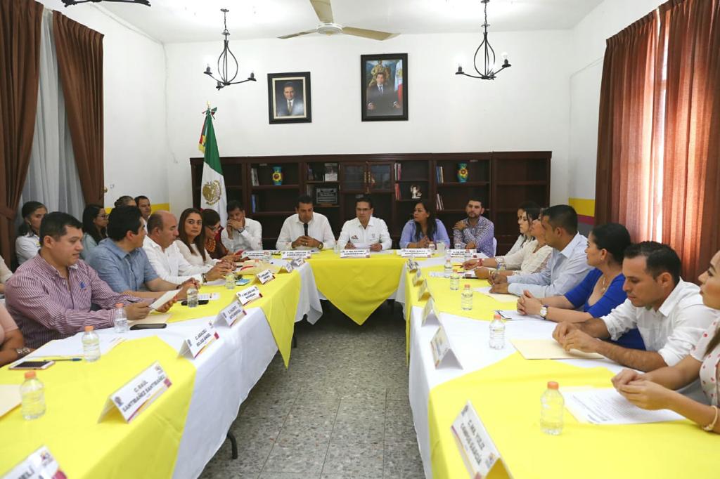 Huetamo, primer municipio en instalar programa de atención a mujeres