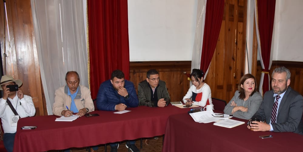 Diputada Sandra Luz se compromete a defender los derechos de los trabajadores de la Junta de Caminos del Estado