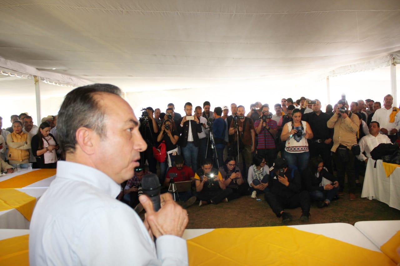 Arropa el PRD a los gobiernos emanados de su militancia