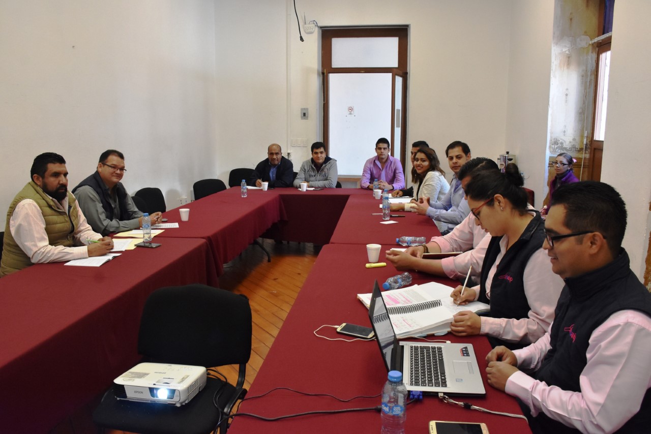 Por un Congreso cercano a la ciudadanía, trabajan diputados y funcionarios